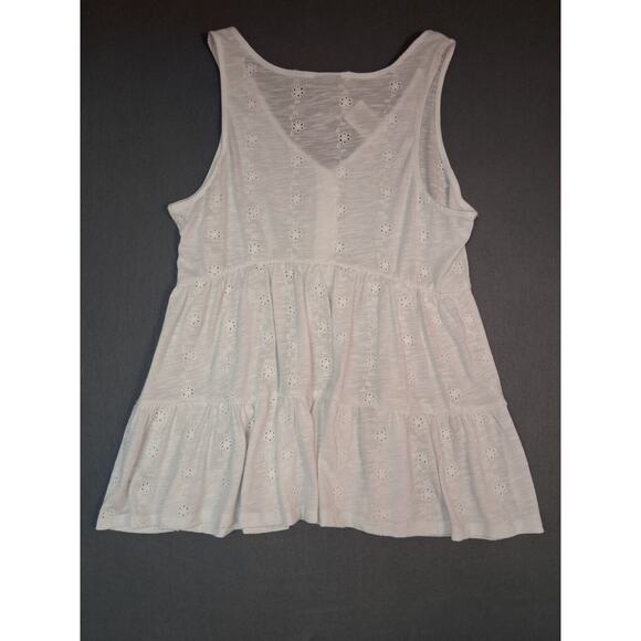Torrid Sleeveless Tank Top Eyelet Babydoll White VNeck Blouse Size 1 Embroidered - Picture 2 of 11